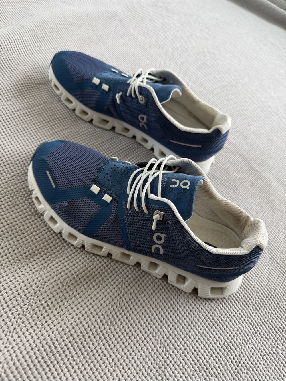 On Running women’s Navy and White Cloud Sneakers - Picture 2 of 5